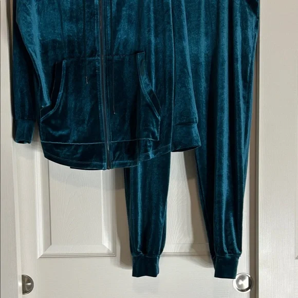 SET Liverpool Los Angeles Dark Teal Relaxed Fit Velvet Tracksuit - Picture 2 of 11
